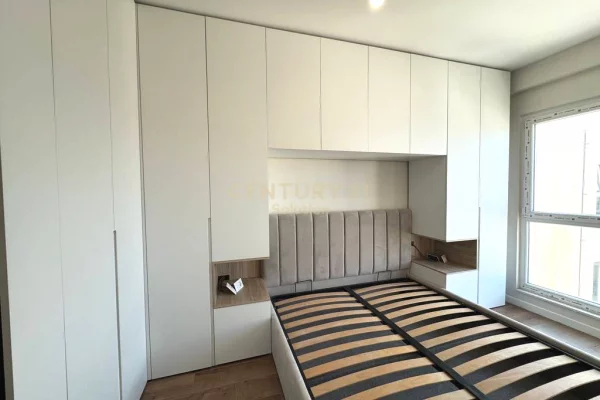 Shtepi ne shitje Apartament ne Tirane, 2+1, Mobilimi E mobiluar, Pagesa 230,000  Euro.