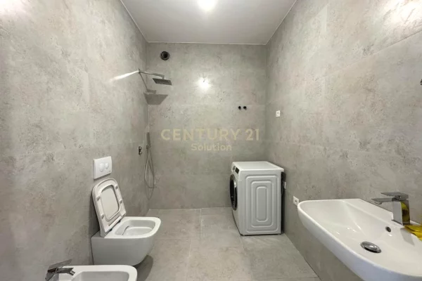 Shtepi ne shitje Apartament ne Tirane, 2+1, Mobilimi E mobiluar, Pagesa 230,000  Euro.