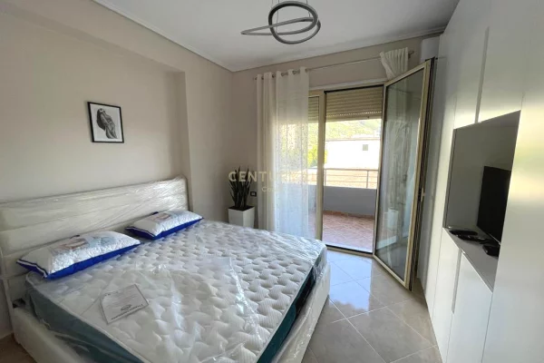 Shtepi me qera Apartament ne Vlore, 2+1, Mobilimi E mobiluar, Pagesa 1,000  Euro.