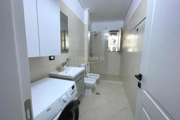 Shtepi me qera Apartament ne Vlore, 2+1, Mobilimi E mobiluar, Pagesa 1,000  Euro.