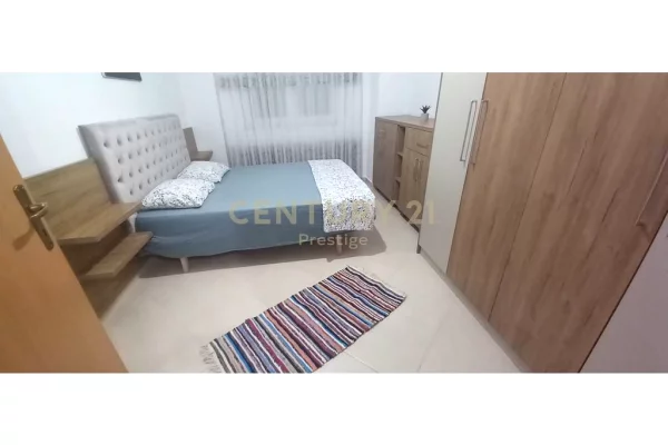 Shtepi me qera Apartament ne Tirane, 2+1, Mobilimi E mobiluar, Pagesa 500  Euro.