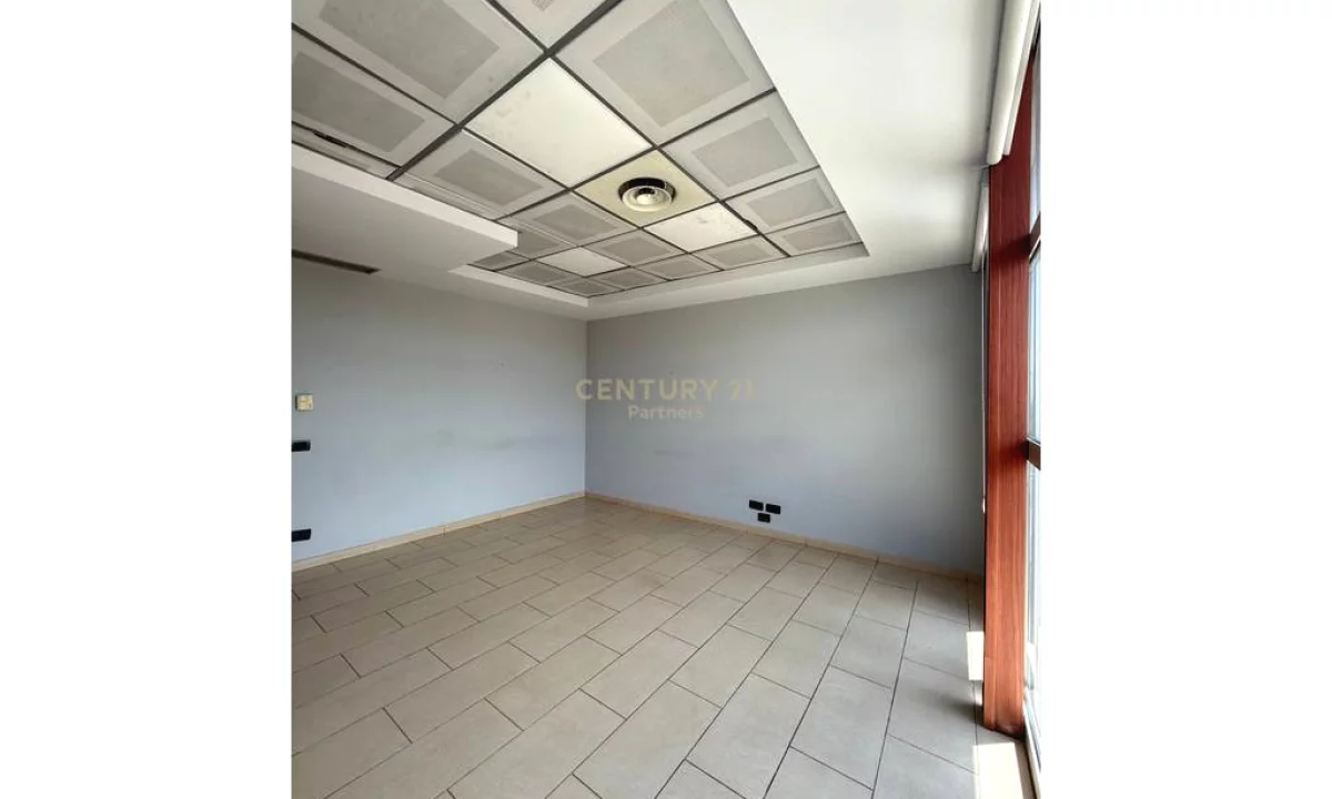 Shtepi ne shitje Apartament ne Tirane, Garsoniere, Mobilimi E mobiluar, Pagesa 65,000  Euro.
