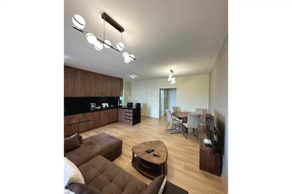 Shtepi me qera Apartament ne Durres, 2+1, Mobilimi E mobiluar, Pagesa 1,300  Euro.