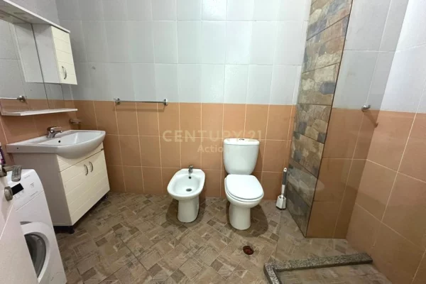 Shtepi me qera Apartament ne Tirane, 1+1, Mobilimi E mobiluar, Pagesa 450  Euro.