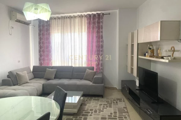 Shtepi me qera Apartament ne Tirane, 2+1, Mobilimi E mobiluar, Pagesa 600  Euro.
