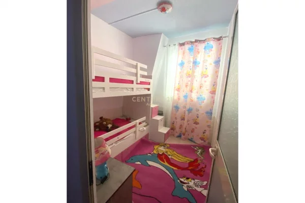 Shtepi me qera Apartament ne Tirane, 2+1, Mobilimi E mobiluar, Pagesa 600  Euro.