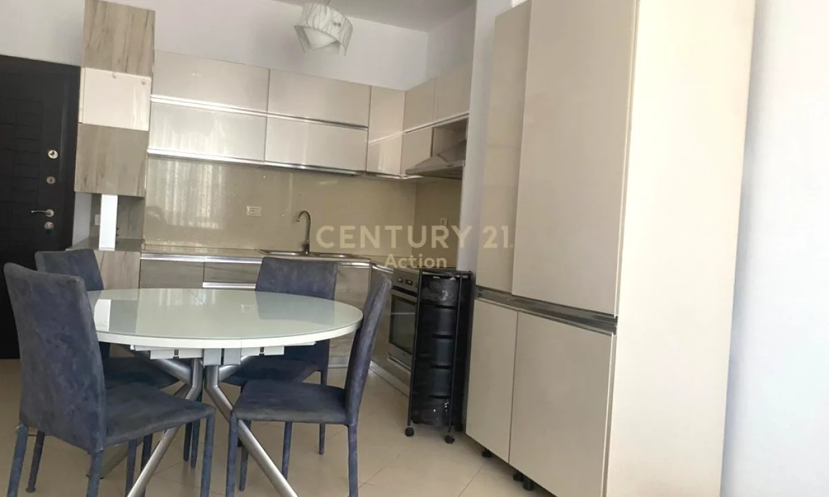 Shtepi ne shitje Apartament ne Vlore, 3+1, Mobilimi E mobiluar, Pagesa 850,000  Euro.