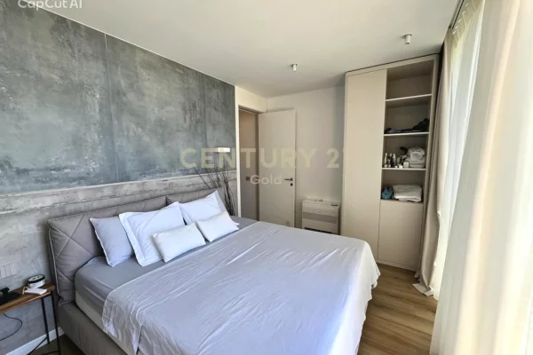 Shtepi ne shitje Apartament ne Vlore, 3+1, Mobilimi E mobiluar, Pagesa 850,000  Euro.