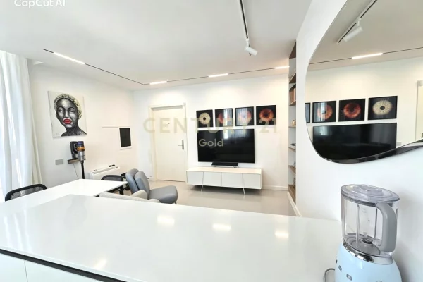 Shtepi ne shitje Apartament ne Vlore, 3+1, Mobilimi E mobiluar, Pagesa 850,000  Euro.