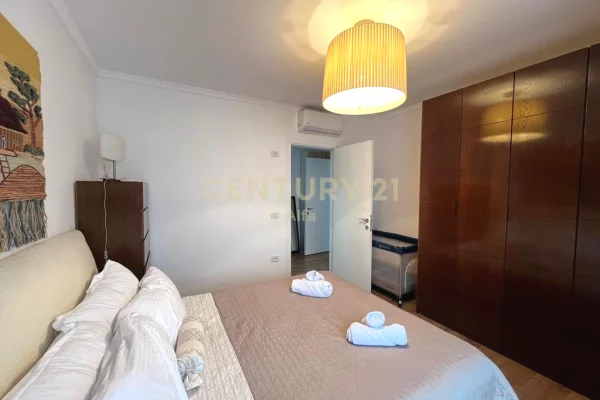 Shtepi ne shitje Vila Luksoze ne Tirane, 3+1, Mobilimi E mobiluar, Pagesa 650,000  Euro.