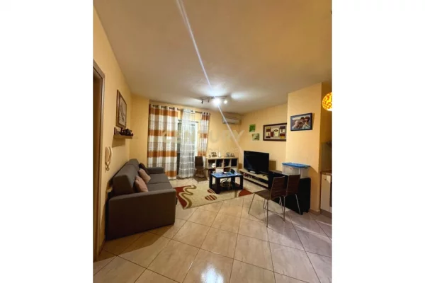 Jepet me Qira Apartament 1+1 tek ATSH, Pazari i Ri