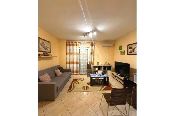 Shtepi me qera Apartament ne Tirane, 1+1, Mobilimi E mobiluar, Pagesa 600  Euro.