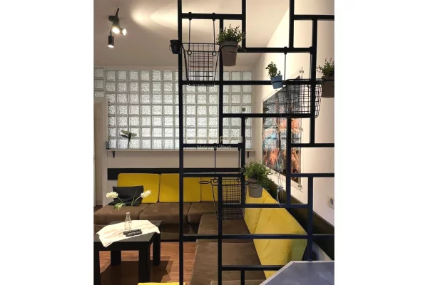 Shtepi me qera Apartament ne Tirane, 1+1, Mobilimi E mobiluar, Pagesa 550  Euro.