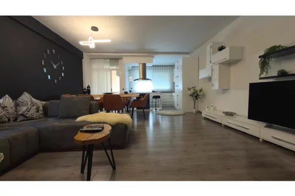 Shtepi me qera Apartament ne Tirane, 2+1, Mobilimi E mobiluar, Pagesa 950  Euro.