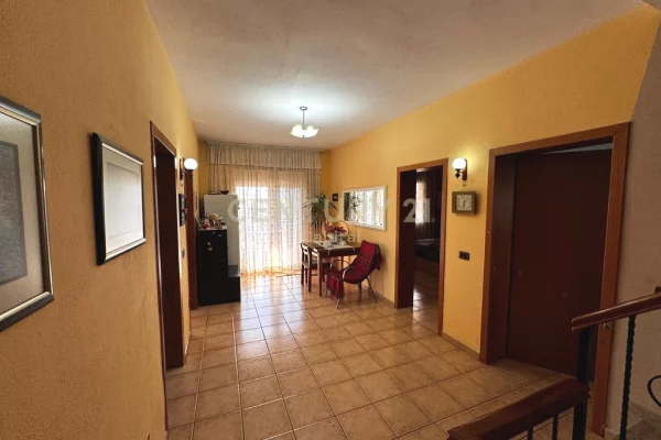 Luxury villas for sale in Tirana 6+1, Furnished