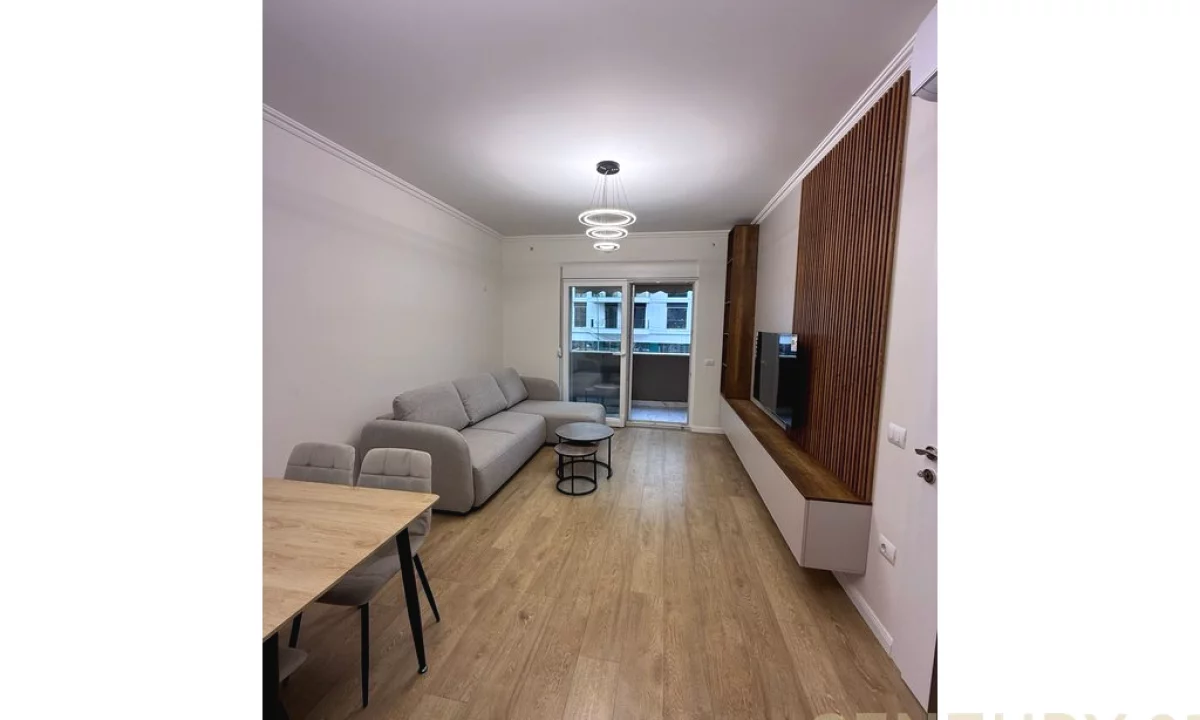 Shtepi me qera Apartament ne Tirane, 1+1, Mobilimi E mobiluar, Pagesa 800  Euro.
