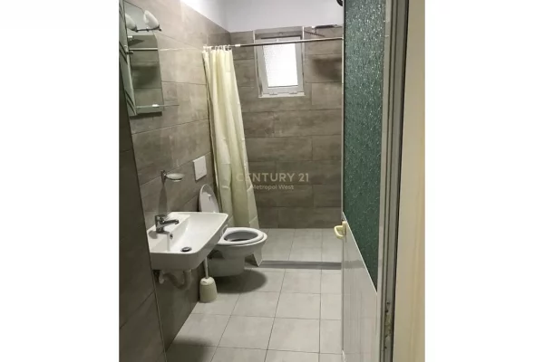 Shtepi me qera Apartament ne Tirane, 1+1, Mobilimi E mobiluar, Pagesa 400  Euro.