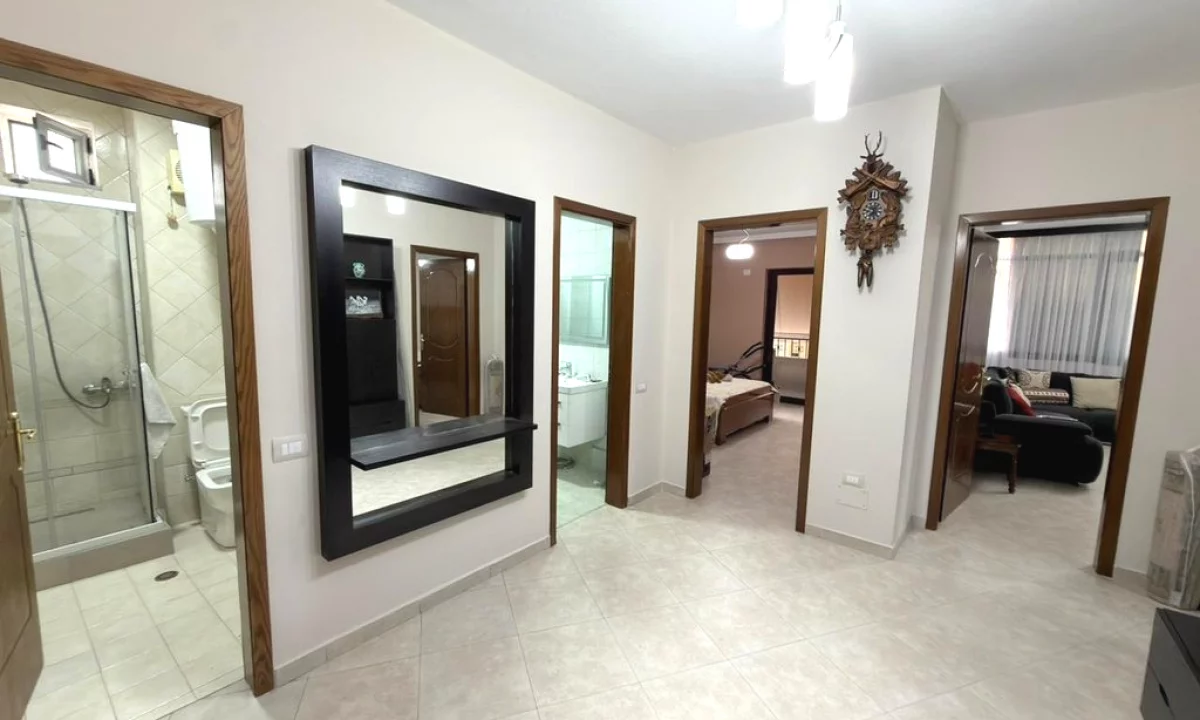Shtepi me qera Apartament ne Tirane, 2+1, Mobilimi E mobiluar, Pagesa 800  Euro.
