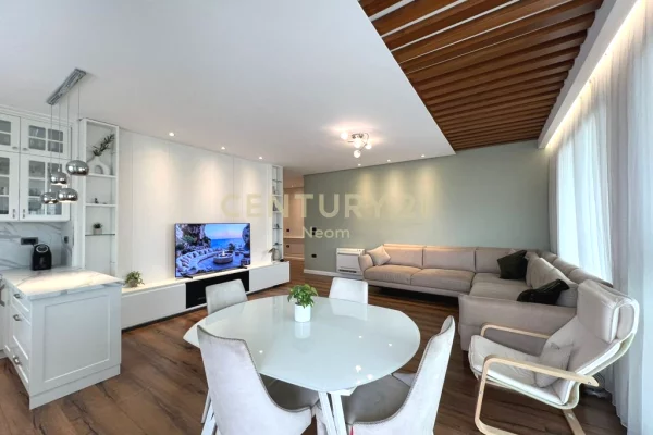 Shtepi me qera Penthose(kati i fundit panoramik) ne Tirane, 2+1, Mobilimi E mobiluar, Pagesa 1,500  Euro.