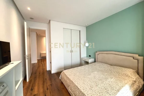 Shtepi me qera Penthose(kati i fundit panoramik) ne Tirane, 2+1, Mobilimi E mobiluar, Pagesa 1,500  Euro.