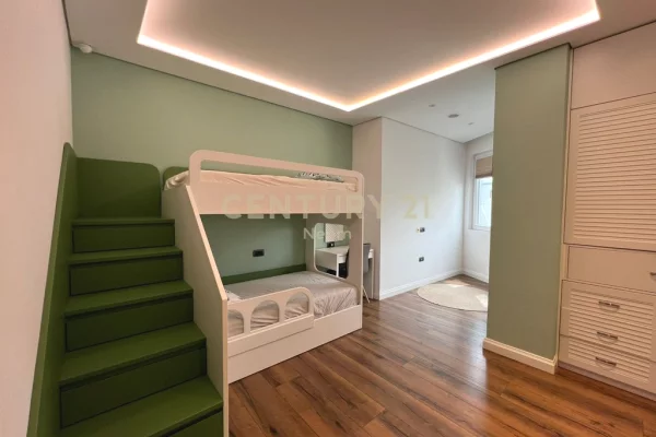 Shtepi me qera Penthose(kati i fundit panoramik) ne Tirane, 2+1, Mobilimi E mobiluar, Pagesa 1,500  Euro.