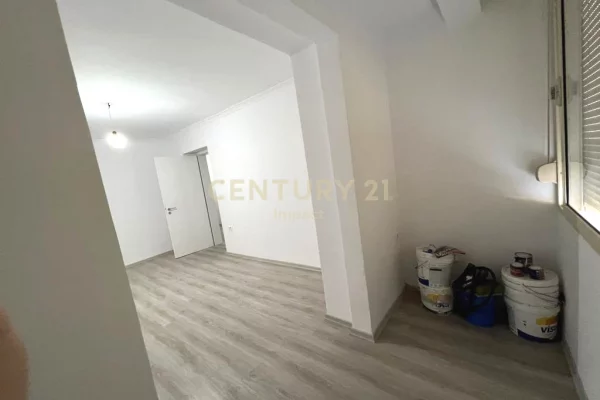 Shtepi me qera Apartament ne Tirane, 2+1, Mobilimi Bosh, pa mobiluar, Pagesa 700  Euro.
