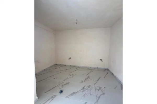 Apartment for sale in Durres 1+1, Emty