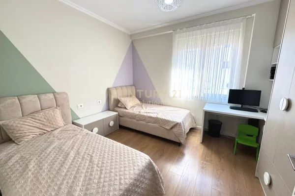 Shtepi me qera Apartament ne Tirane, 2+1, Mobilimi E mobiluar, Pagesa 600  Euro.