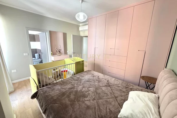 Shtepi me qera Apartament ne Tirane, 2+1, Mobilimi E mobiluar, Pagesa 600  Euro.