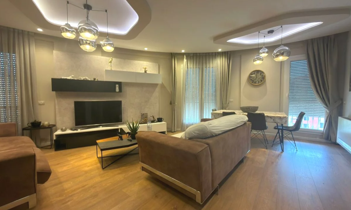 Shtepi me qera Apartament ne Tirane, 2+1, Mobilimi E mobiluar, Pagesa 800  Euro.