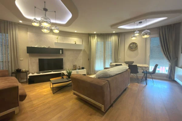 Shtepi me qera 2+1 ne Tirane - 800 Euro