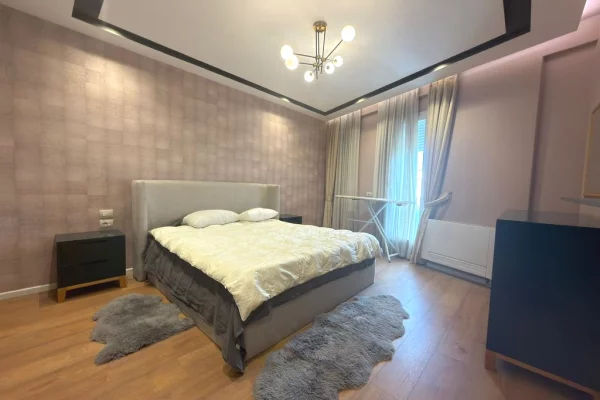 Shtepi me qera Apartament ne Tirane, 2+1, Mobilimi E mobiluar, Pagesa 800  Euro.