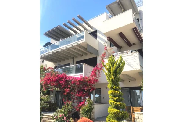 Shtepi ne shitje Apartament ne Vlore, Garsoniere, Mobilimi E mobiluar, Pagesa 670,000  Euro.