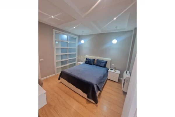 Shtepi me qera Apartament ne Tirane, 3+1, Mobilimi E mobiluar, Pagesa 1,200  Euro.