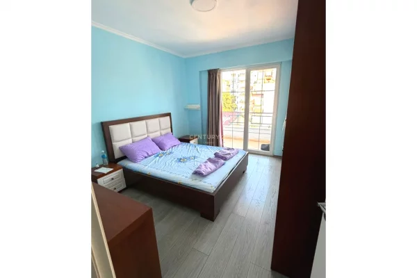 Shtepi me qera Apartament ne Tirane, 2+1, Mobilimi E mobiluar, Pagesa 650  Euro.