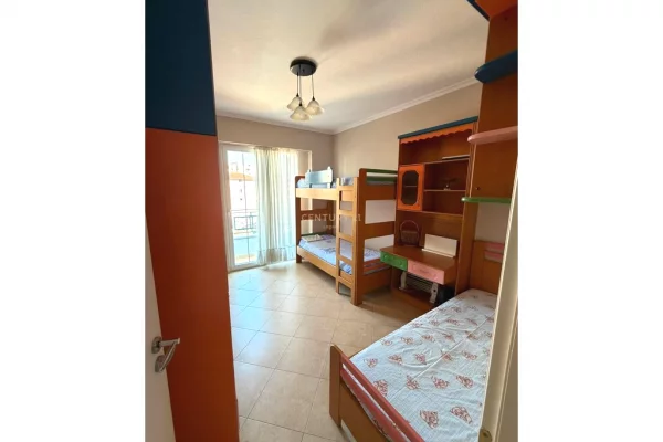 Shtepi me qera Apartament ne Tirane, 2+1, Mobilimi E mobiluar, Pagesa 650  Euro.