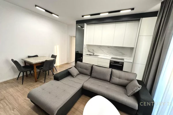 Shtepi me qera 2+1 ne Tirane - 1,300 Euro