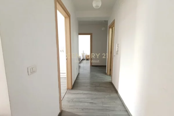Shtepi me qera Apartament ne Tirane, 2+1, Mobilimi E mobiluar, Pagesa 650  Euro.