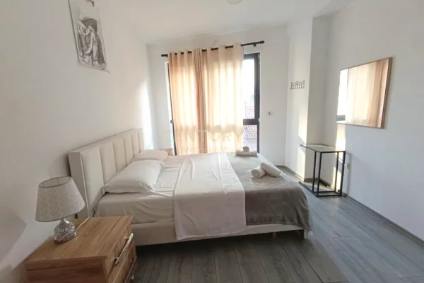 Shtepi me qera Apartament ne Tirane, 2+1, Mobilimi E mobiluar, Pagesa 650  Euro.