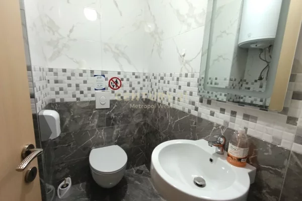 Shtepi me qera Apartament ne Tirane, 2+1, Mobilimi E mobiluar, Pagesa 650  Euro.