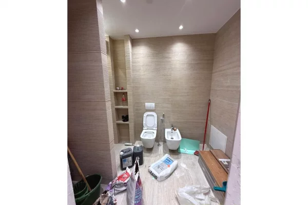 Shtepi me qera Apartament ne Tirane, 2+1, Mobilimi Bosh, pa mobiluar, Pagesa 1,300  Euro.