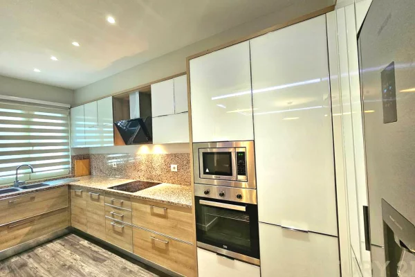 Shtepi me qera Apartament ne Tirane, 2+1, Mobilimi E mobiluar, Pagesa 1,000  Euro.