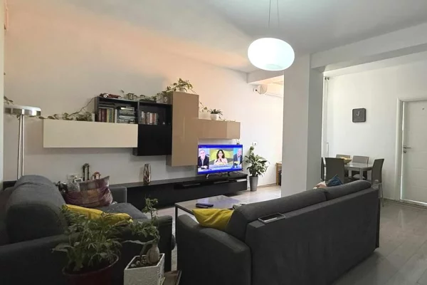 Shtepi me qera Apartament ne Tirane, 2+1, Mobilimi E mobiluar, Pagesa 600  Euro.