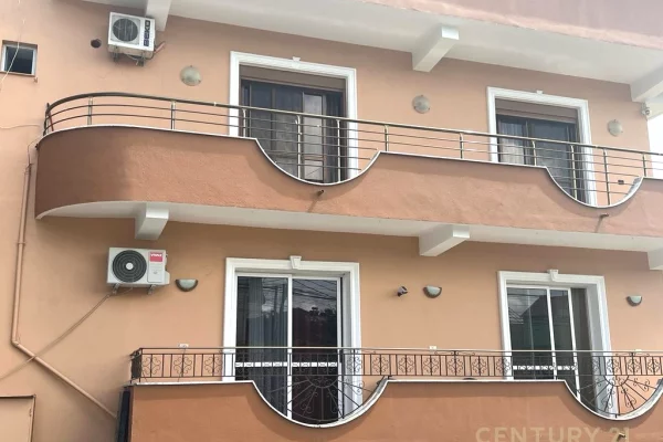Shtepi me qera Apartament ne Tirane, 3+1, Mobilimi E mobiluar, Pagesa 750  Euro.