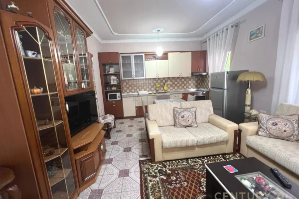 Shtepi me qera Apartament ne Tirane, 3+1, Mobilimi E mobiluar, Pagesa 750  Euro.