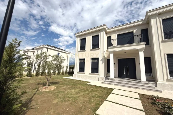 Shtepi ne shitje Vila Luksoze ne Tirane, 3+1, Mobilimi E mobiluar, Pagesa 550,000  Euro.