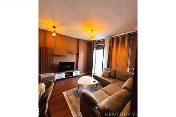 Shtepi me qera 2+1 ne Tirane - 800 Euro