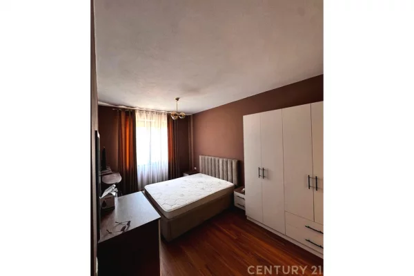 Shtepi me qera Apartament ne Tirane, 2+1, Mobilimi E mobiluar, Pagesa 800  Euro.