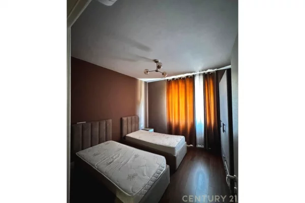 Shtepi me qera Apartament ne Tirane, 2+1, Mobilimi E mobiluar, Pagesa 800  Euro.