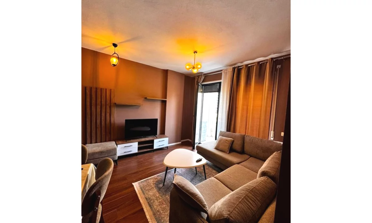 Shtepi me qera Apartament ne Tirane, 2+1, Mobilimi E mobiluar, Pagesa 800  Euro.